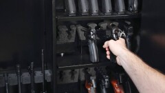 Байден подписал закон об ужесточении контроля за продажей огнестрельного оружия
