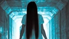 На 70 тысяч тенге оштрафовали девушку в костюме призрака, пугавшую людей в подземном переходе Семея