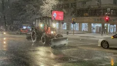 16 см снега выпало в Алматы, коммунальщики продолжают уборку города