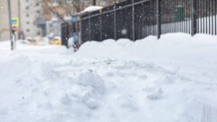 В Уральске купили новую технику для уборки снега, но ею некому управлять