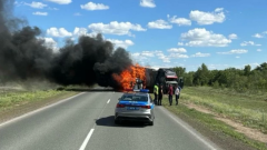 Три человека сгорели в автомобиле после столкновения с грузовиком в ЗКО