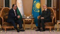 Касым-Жомарт Токаев встретился с Эмомали Рахмоном
