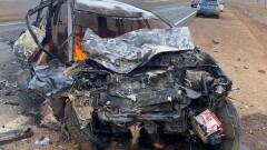 Два человека погибли в горящей машине на трассе в Атырауской области