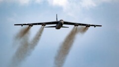 Американские бомбардировщики нанесли авиаудары по позициям "Талибана" в Афганистане