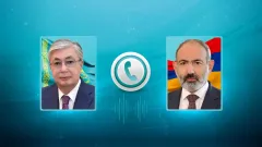 Токаев поздравил Пашиняна с подписанием мирной декларации между Арменией и Азербайджаном