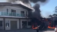 Самолёт упал на кафе в Бразилии, есть погибшие