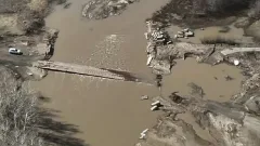 Паводки в Казахстане: мост размыло в Акмолинской области, в СКО из-за перелива вскрыли дорогу 
