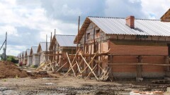 Круглыми сутками строить дома в пострадавших от паводка сёлах Акмолинской области поручил Шарлапаев