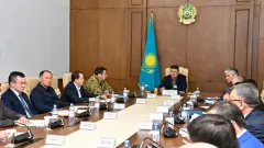 "Даже не думайте возобновлять работы в шахте". Канат Бозумбаев встретился с руководством "Казахмыса"