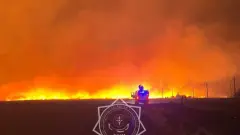 Мощный пожар тушат в Петропавловске
