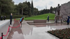 Касым-Жомарт Токаев возложил цветы к могиле Гейдара Алиева