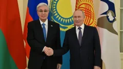 Путин встретил Токаева в президентской библиотеке 