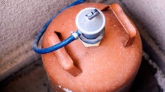 Два человека получили сильные ожоги из-за взрыва газовых баллонов в Алматинской области