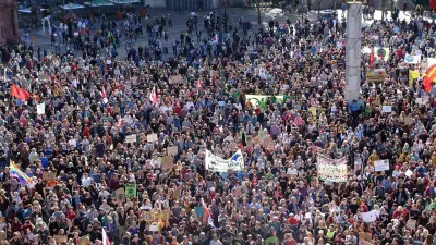 Министр образования Индии ушёл в отставку после акций протестов молодёжи 