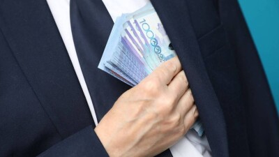 К 10 годам лишения свободы за крупную взятку приговорили главу квазигосударственной компании в Астане