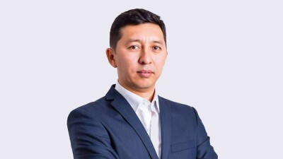Глава холдинга "Зерде": Премьер-министр может себе позволить часы и за 20 тысяч долларов