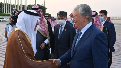 Токаев прибыл в Джидду по приглашению короля Саудовской Аравии
