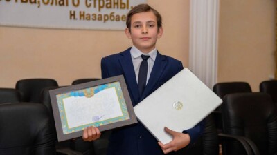 Пятиклассника из Костаная, спасшего четверых детей из пожара, наградили