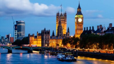 В Великобритании на месяц отложили выход из локдауна