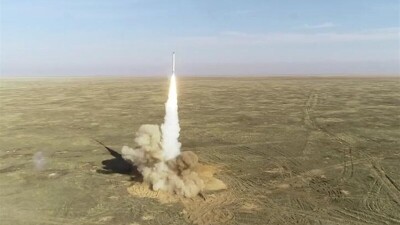 Иран провёл пуски баллистических ракет. СМИ сообщили, что одна из них упала в 30 км от торгового судна