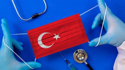 Минздрав Турции: Более 10% новых случаев заражения коронавирусом приходятся на штамм "Омикрон"