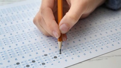 Сотни студентов-медиков требуют обжаловать результаты госэкзамена из-за одинаковых баллов