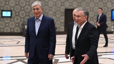 Токаев встретился с Мирзиёевым в туристическом центре Самарканда