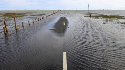 В приграничном с Казахстаном Орске прорвало дамбу, объявлена срочная эвакуация