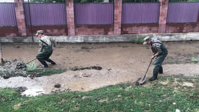 Из-за сильного дождя затопило 140 дворов и дорогу в Алматинской области