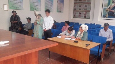 Суд не стал наказывать жениха, ударившего невесту на свадьбе в Узбекистане