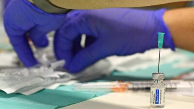 Австрия решила сделать вакцинацию от коронавируса обязательной для всех