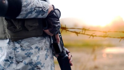 Таджикские пограничники впустили на территорию страны 300 афганских военных, отступивших после боёв с талибами