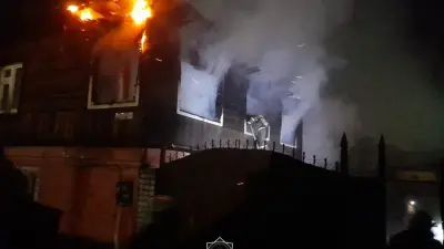 Проходившие мимо горящего дома парни спасли из огня пожилых людей в Семее