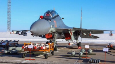 Один из пилотов потерпевшего крушение истребителя Су-30 получил перелом позвоночника