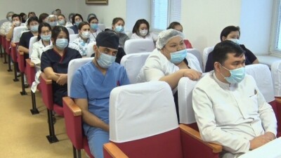 Коллеги осуждённых за убийство младенца врачей роддома Атырау не согласны с суровым приговором