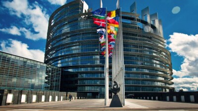 Европарламент принял резолюцию с угрозой санкций против России