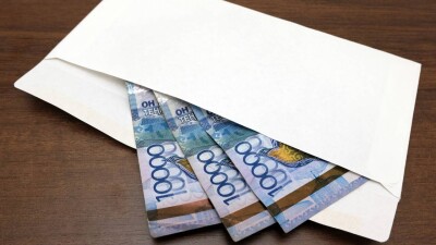 Главу филиала фонда социально-медицинского страхования в Актау подозревают в хищении 17,5 млн тенге