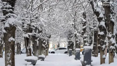 Алматинцев предупреждают о сильном снеге и гололедице