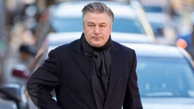 Алек Болдуин возобновил работу над фильмом, на съёмках которого от пули погибла оператор