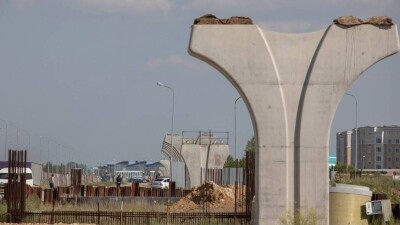 Экс-главу Astana LRT заочно осудили и взыскали более 85 млрд тенге
