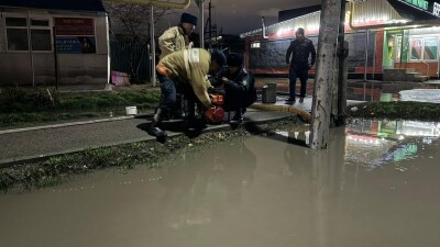 38 частных домов и четыре улицы подтопило в Алматы во время проливного дождя