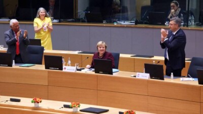 Лидеры ЕС устроили овацию для Ангелы Меркель во время прощания