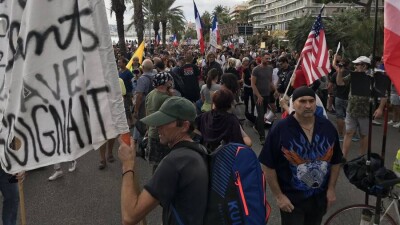 Во Франции и Италии прошли демонстрации против антиковидных мер