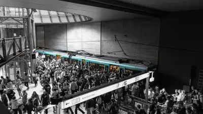 Новая система пересечения границ Евросоюза вызвала огромные очереди в аэропортах