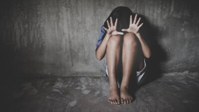 Неизвестный проник в частный дом в Актобе и взял в заложники девушку