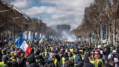 Конституционный суд Франции одобрил скандальную пенсионную реформу Макрона