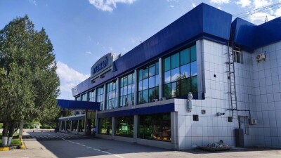 Жительница Шымкента напала на представителя  Air Astana из-за переноса рейса