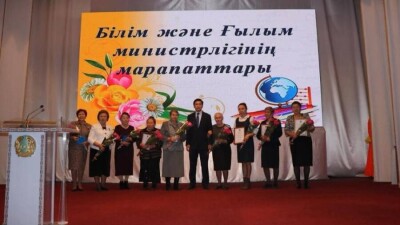 Аймагамбетов поддержал челлендж в честь Дня учителя