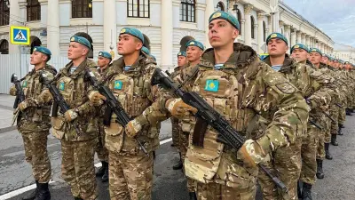 Как казахстанские десантники готовятся к параду в Москве