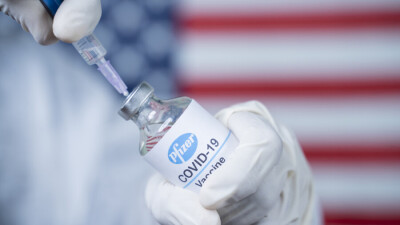 В Канаде подростков начали прививать от коронавируса вакциной Pfizer